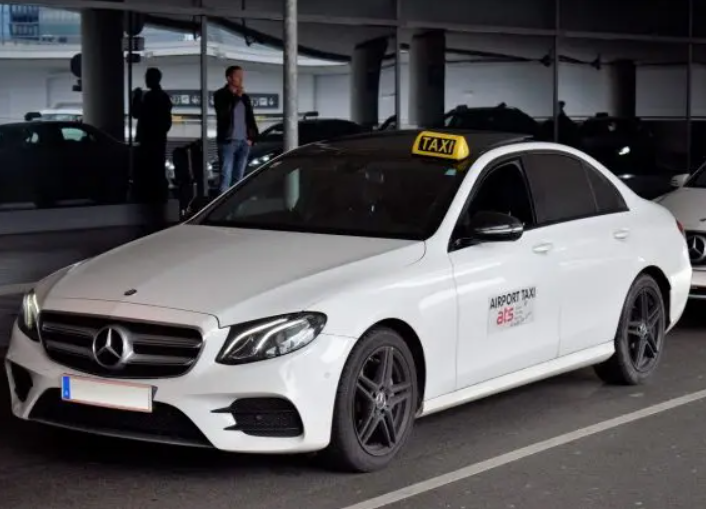 Taxi from airport to congress